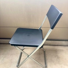 折り畳みイスの画像