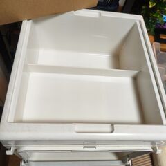 プラスチック3段ワゴン（天板付き）の画像