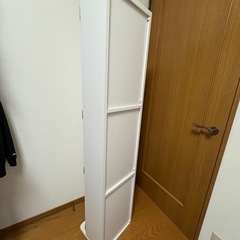 鏡付き収納棚の画像