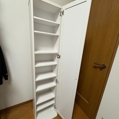 鏡付き収納棚の画像