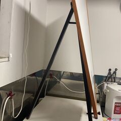 ホワイトボードとイーゼル　お譲りしますの画像
