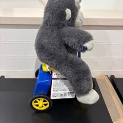 チャリゴリラ　新品タグ付き　ギミックぬいぐるみ　自転車　走る　タイトー限定の画像
