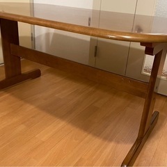 ダイニングテーブルの画像