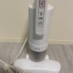 アイリスオーヤマ布団クリーナー、使用回数2回程度の画像
