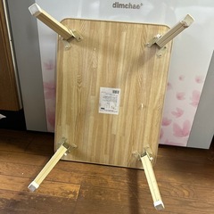 折りたたみテーブルの画像