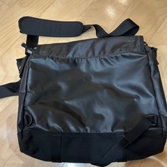 the North face メッセンジャーバックの画像