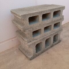 10ｃｍプロック　2個　　15ｃｍブロック　1個の画像