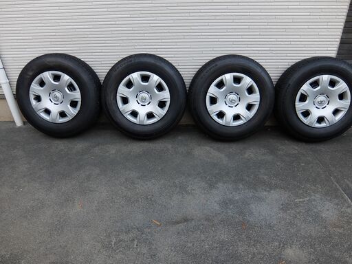 ハイエース　スーパーGL　純正タイヤ（ブリヂストン）・鉄ホイール・ホイールキャップ　約250ｋｍ使用