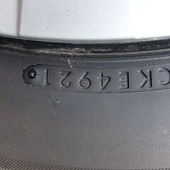 ハイエース　スーパーGL　純正タイヤ（ブリヂストン）・鉄ホイール・ホイールキャップ　約250ｋｍ使用の画像