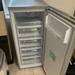 三菱　ノンフロン冷凍庫 121L
の画像