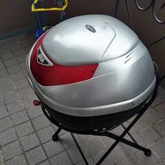 バイク用のGIVI (ジビ) モノロックシステム トップケース30Lの画像
