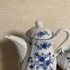 ノリタケ　Noritake ティーポットとクリーマーカップの画像