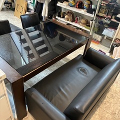ダイニングテーブルチェアーの画像
