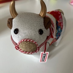 牛の置き物の画像