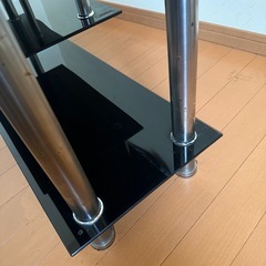 ガラス製 テレビ台 ブラック&メッキ　カラーの画像