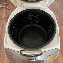 炊飯器の画像