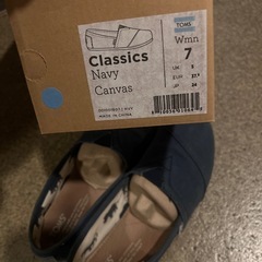 TOMS スリッポン　24cmの画像