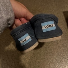 TOMS スリッポン　24cmの画像