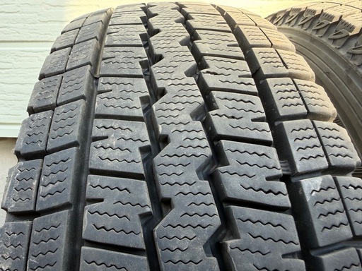 値下げしました。195/80R15 スタッドレス タイヤ
