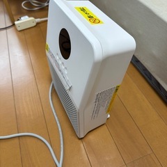 電気ファンヒーターの画像