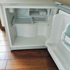小型　冷蔵庫の画像