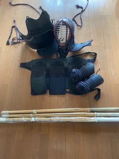 剣道防具一式　中学生男子　竹刀つき