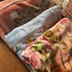 無料です　毛布　5枚、そば枕の画像
