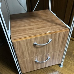 木目×スチールのスリム収納ラック／棚・引き出し付きの画像