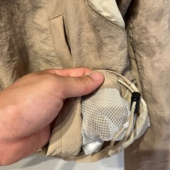未使用アンブロ　ナイロンジャケットL ベージュの画像