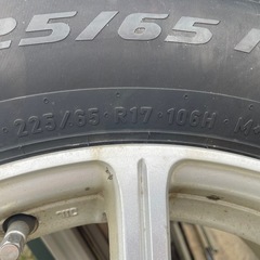ピレリ（PIRELLI）スタッドレスタイヤ 225/65R15 22年製の画像