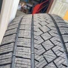 ピレリ（PIRELLI）スタッドレスタイヤ 225/65R15 22年製の画像