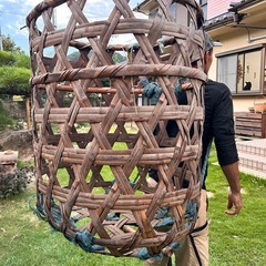 特大サイズの背負いカゴの画像