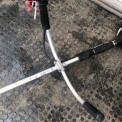 実働　普通のガソリンで動く　4サイクル　マキタ製　草刈機　MEM2651UHTの画像