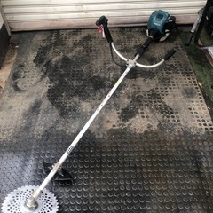 実働　普通のガソリンで動く　4サイクル　マキタ製　草刈機　MEM2651UHTの画像