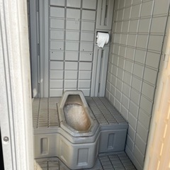 現場用プラスチック製仮設トイレ汲み取り式の画像