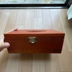 小さめのティッシュ箱の画像