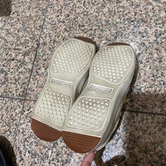スニーカー　レディースの画像