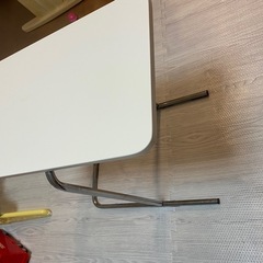 ソファーサイドテーブルの画像