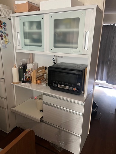 カップボード　10/13日まで引き取りできる方