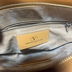 Valentino garavaniバックの画像
