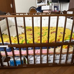 ベビーベッドの画像