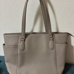 ベージュ トートバッグの画像