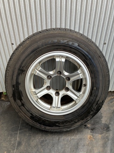 6穴　15インチ　アルミホイール　ハイエース /キャラバンなどに