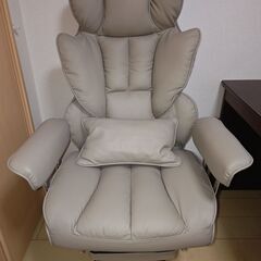 美品 SKYE ゲーミングチェア ベージュの画像