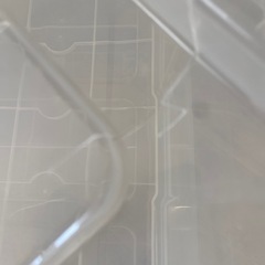 衣装ケース大小合わせて4個とランドリーバスケット2個の画像
