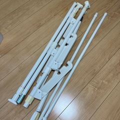室内物干し　つっぱり物干しの画像