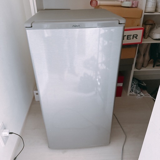 冷蔵庫 製氷機能付き 75L AQUA ノンフロン直冷式 AQR-8G 直冷式