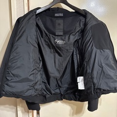 (DESCENTE) ALLTERRAIN DAMMGK32U 水沢ダウン SHUTTLE シャトルダウンジャケ ット 8,000円 投稿ID：1k7xc4 取引場所 投稿日時：202の画像