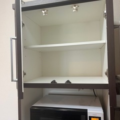 食器棚の画像