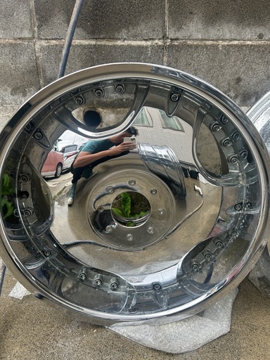 アルミホイール20インチ 車
 